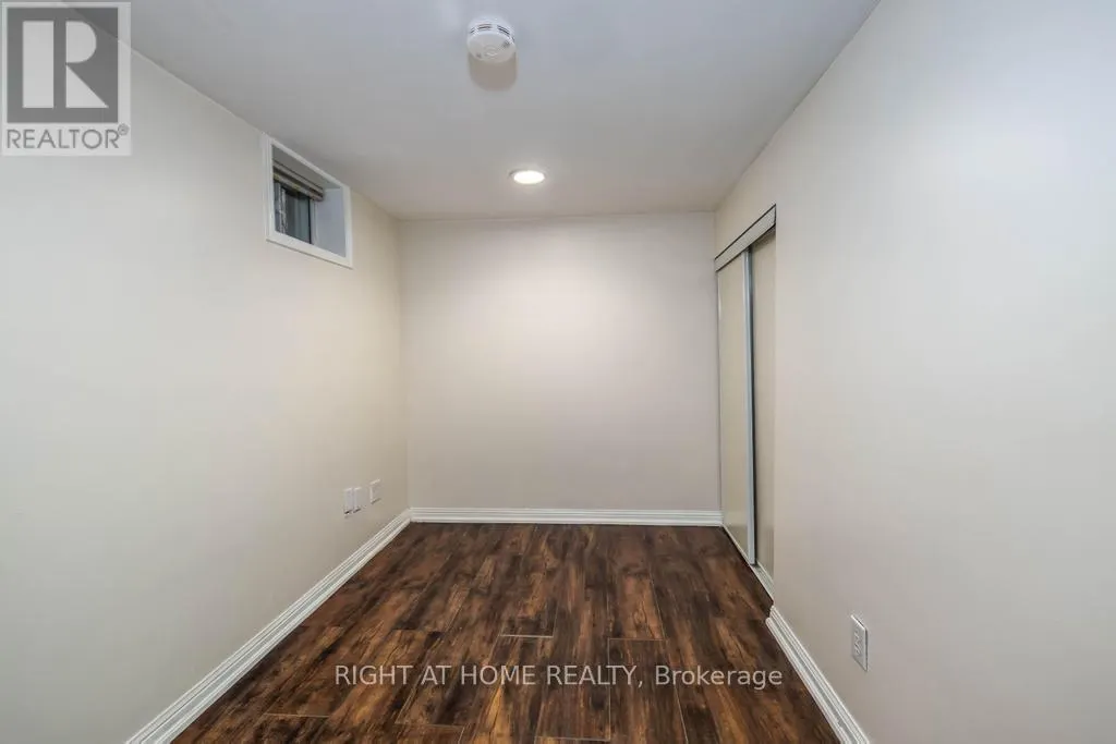 LOWER - 494 NORTHCLIFFE BOULEVARD