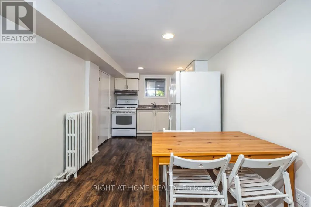 LOWER - 494 NORTHCLIFFE BOULEVARD