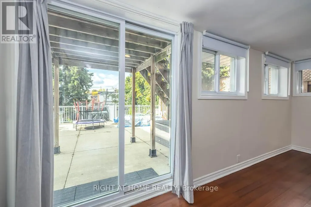 LOWER - 494 NORTHCLIFFE BOULEVARD