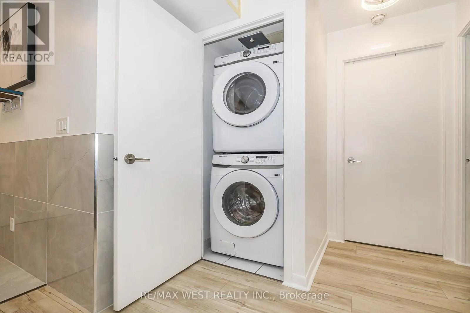 465 - 209 FORT YORK BOULEVARD