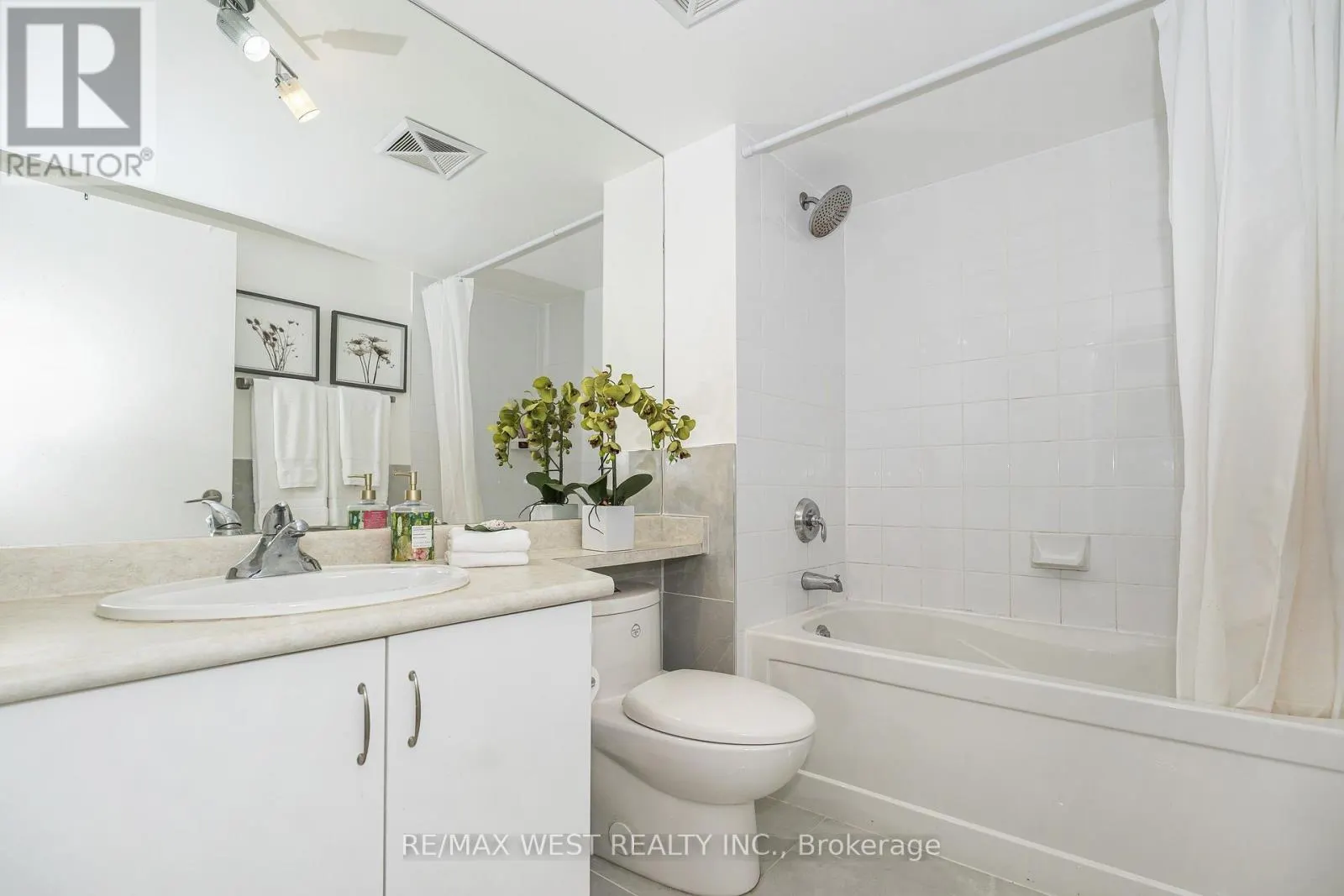 465 - 209 FORT YORK BOULEVARD