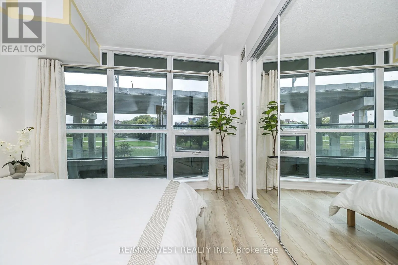 465 - 209 FORT YORK BOULEVARD