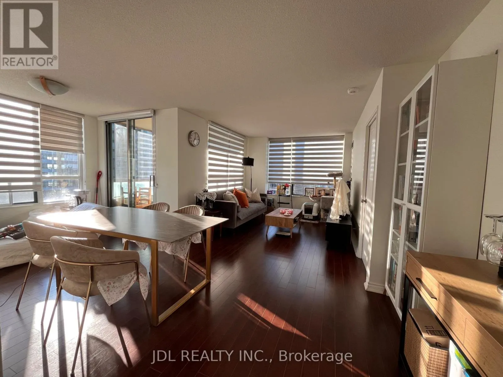 1110 - 238 DORIS AVENUE