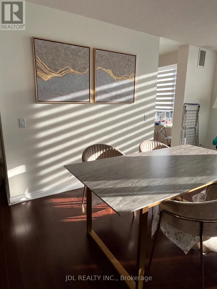 1110 - 238 DORIS AVENUE