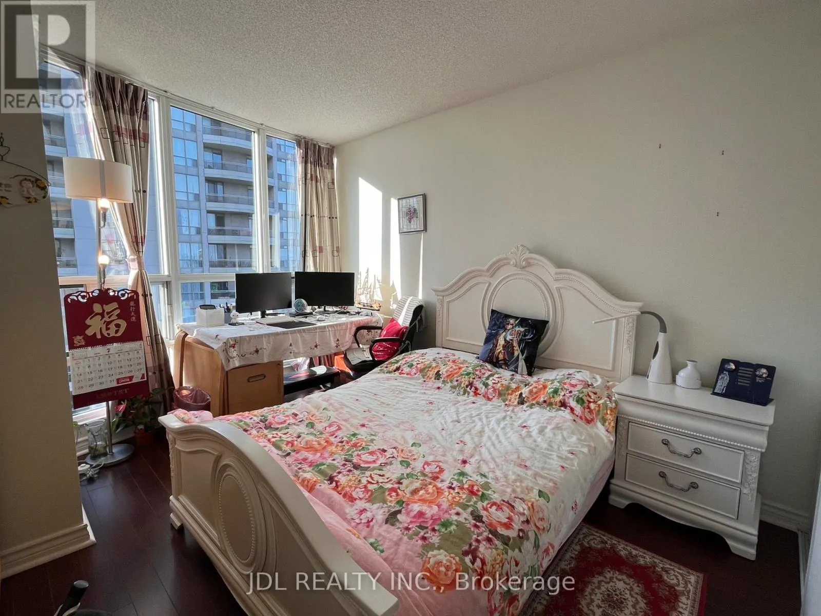 1110 - 238 DORIS AVENUE