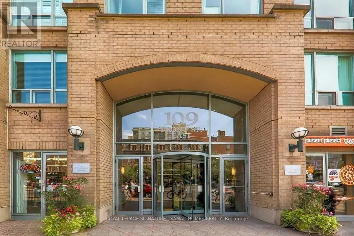 921 - 109 FRONT STREET E