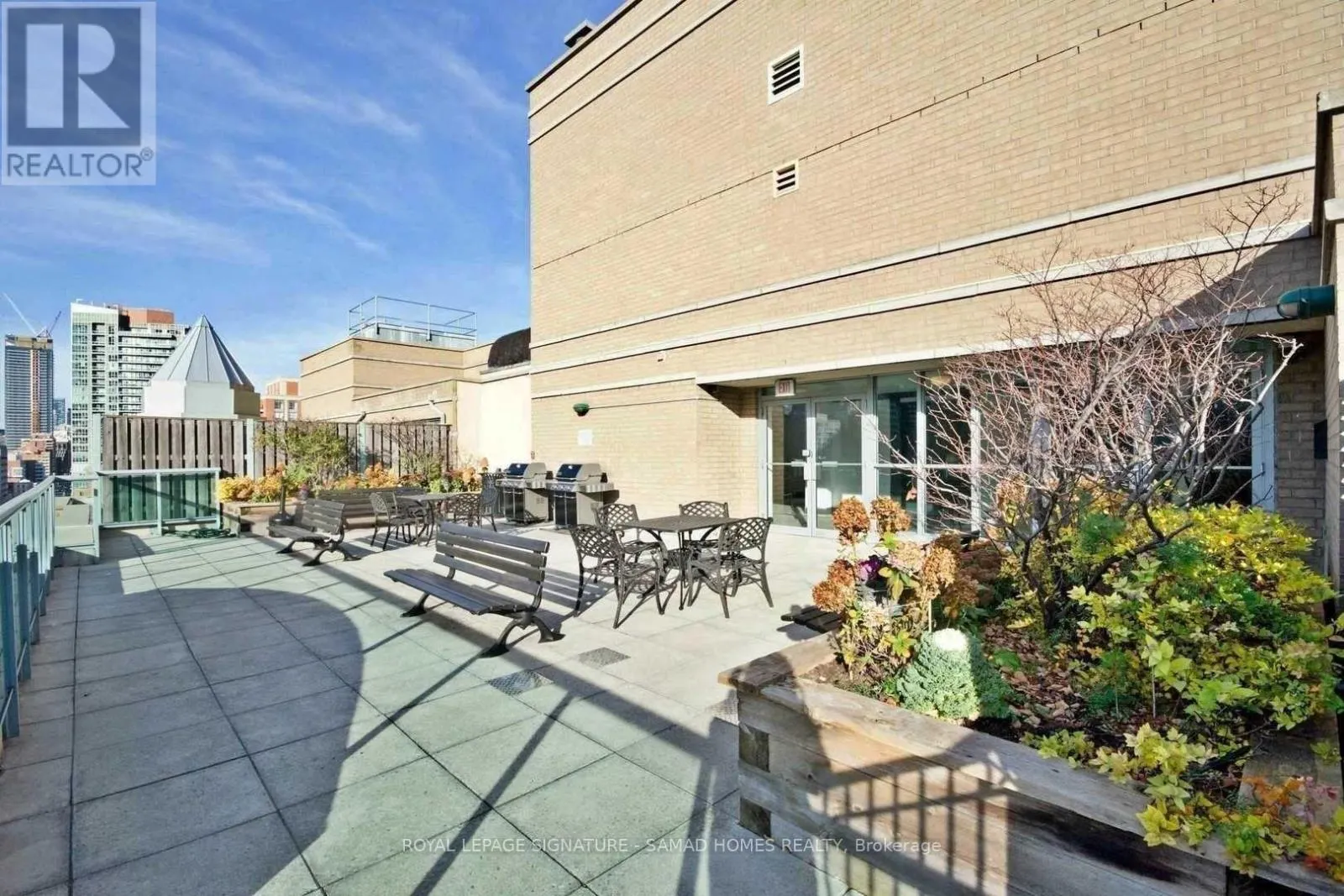 921 - 109 FRONT STREET E