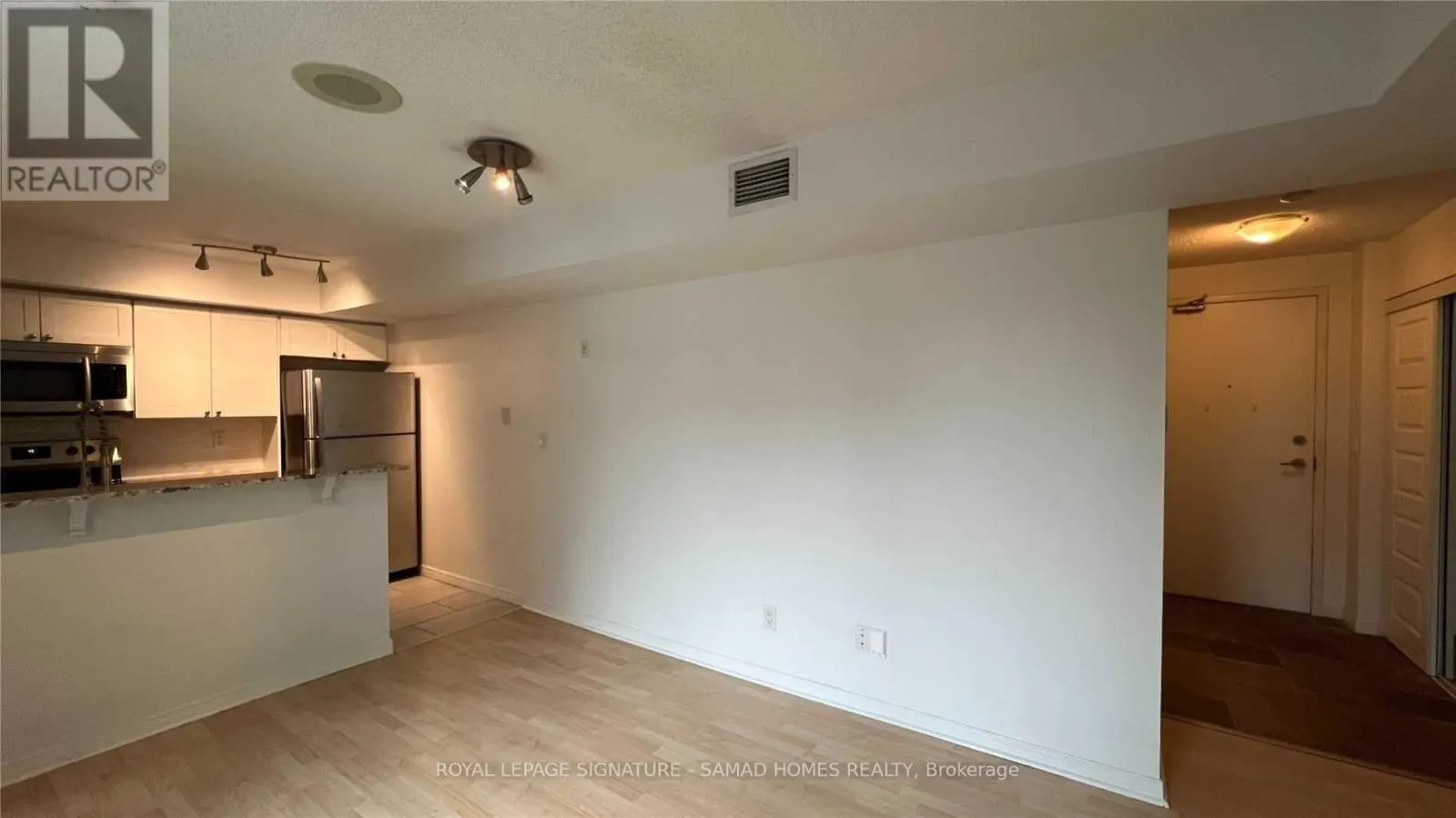 921 - 109 FRONT STREET E