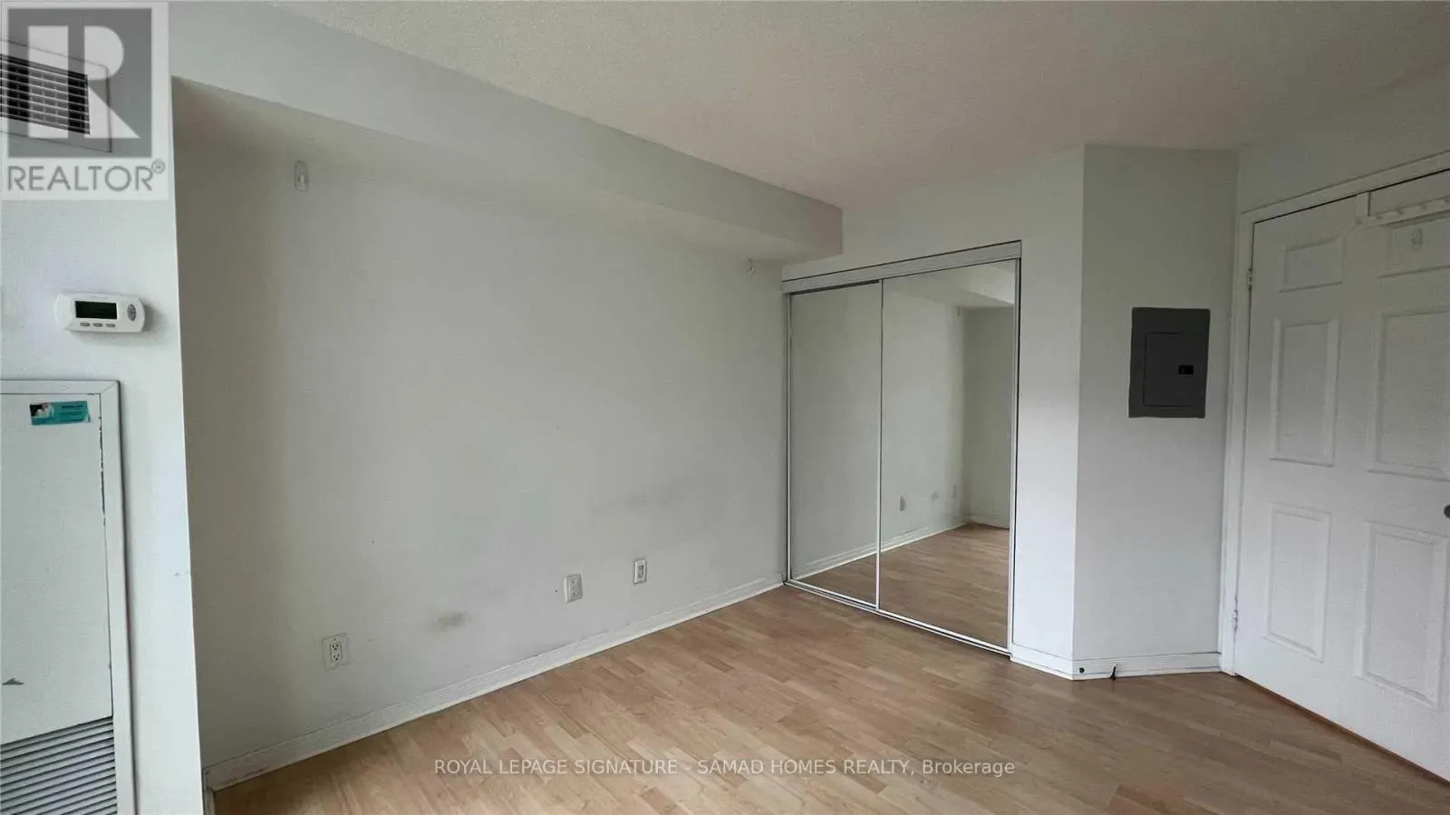 921 - 109 FRONT STREET E