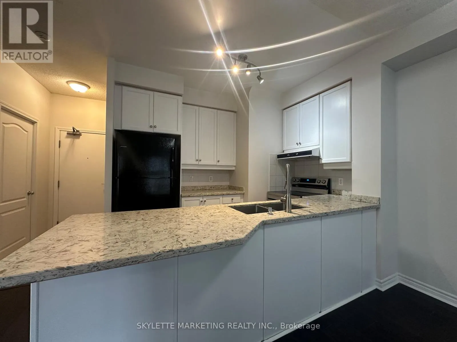 GV216 - 8 REAN DRIVE