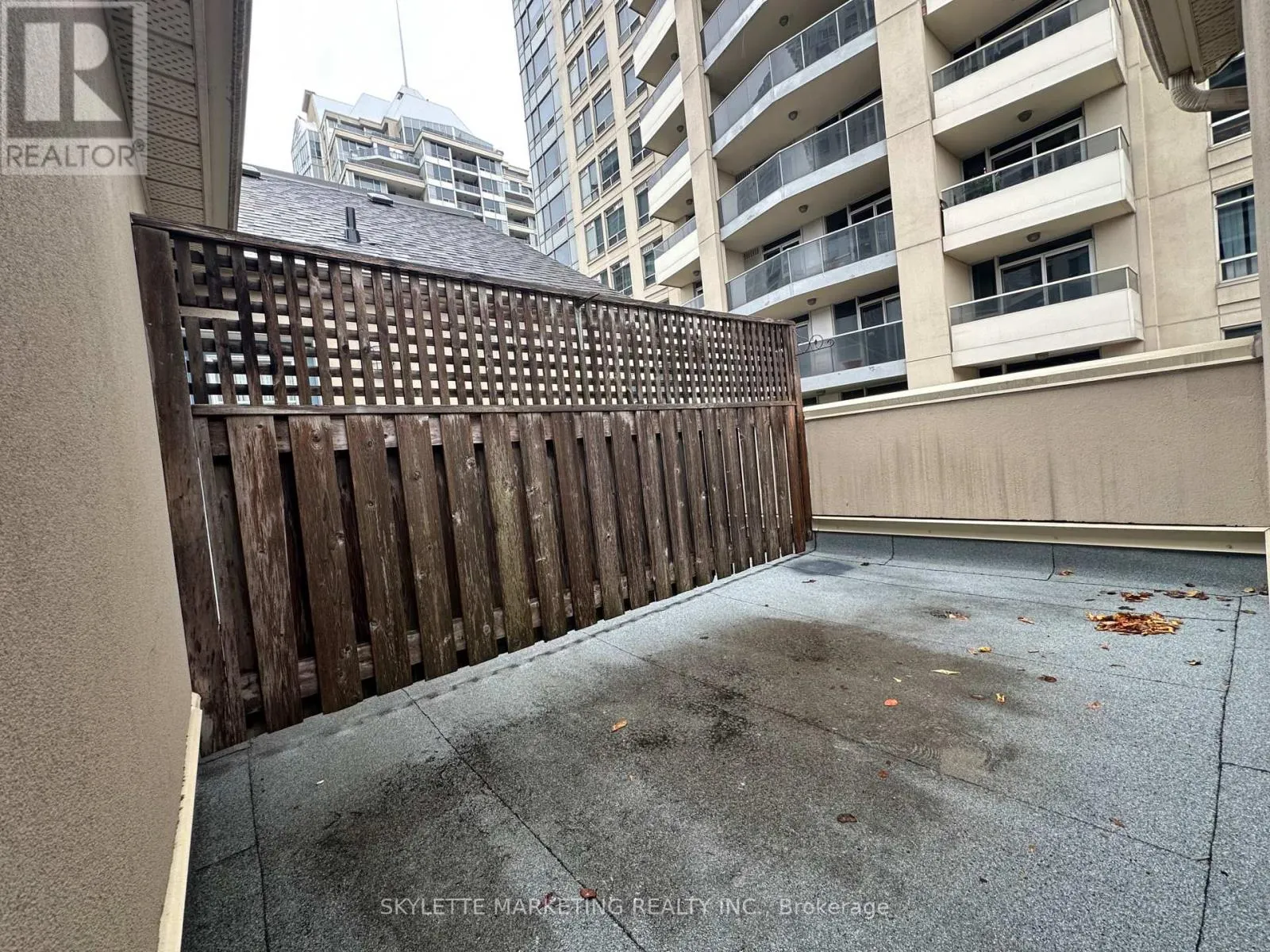 GV216 - 8 REAN DRIVE