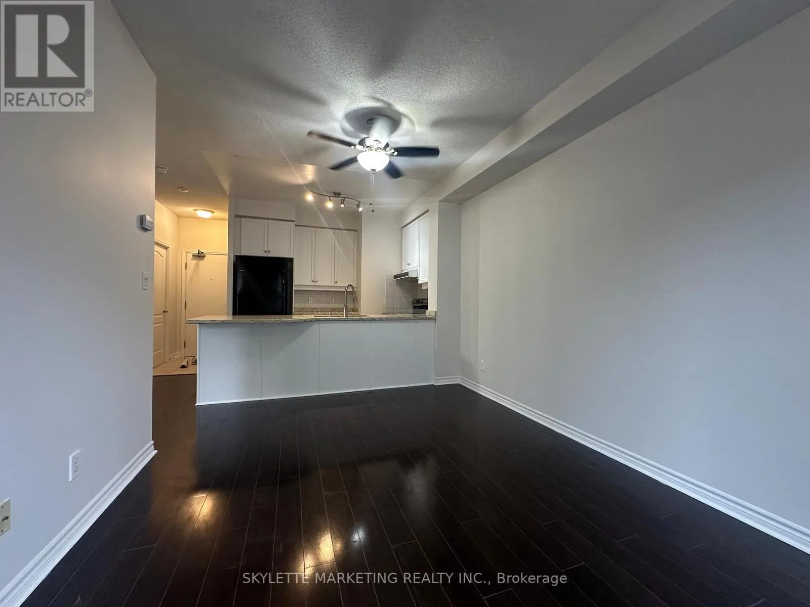 GV216 - 8 REAN DRIVE