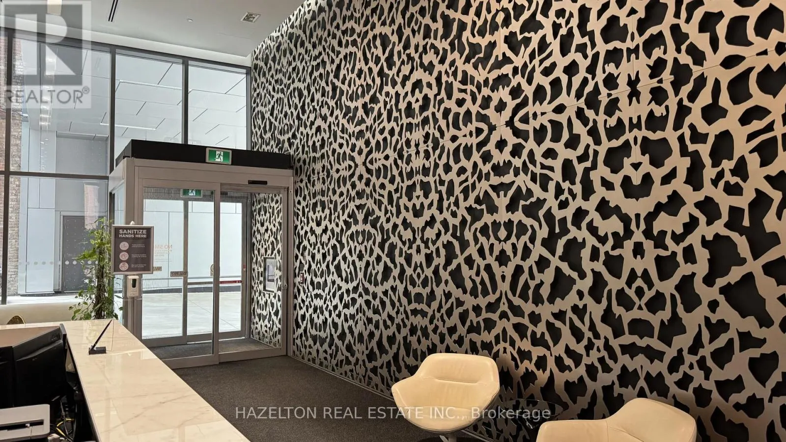 812 - 60 COLBORNE STREET