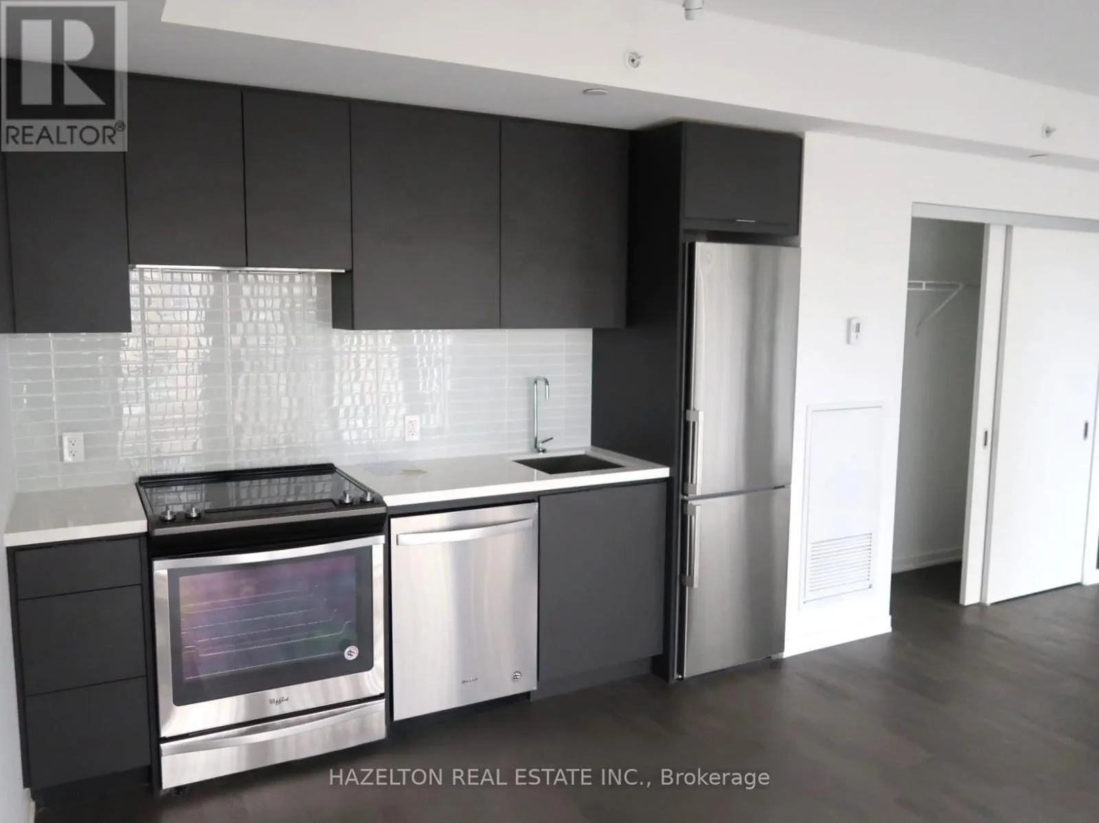 812 - 60 COLBORNE STREET