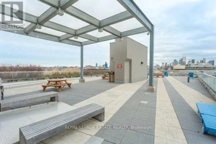 1028 - 1 SHAW STREET