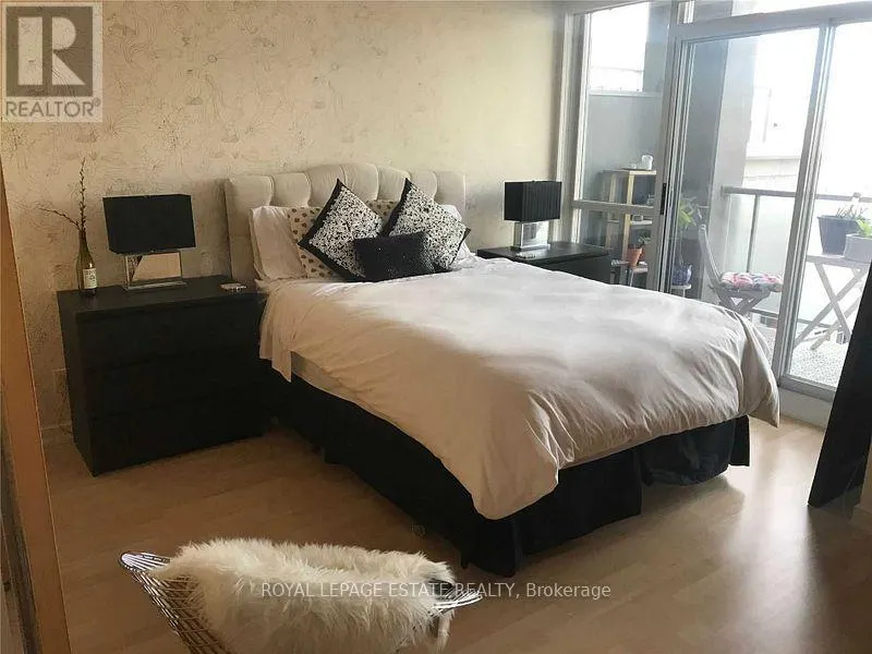 1028 - 1 SHAW STREET