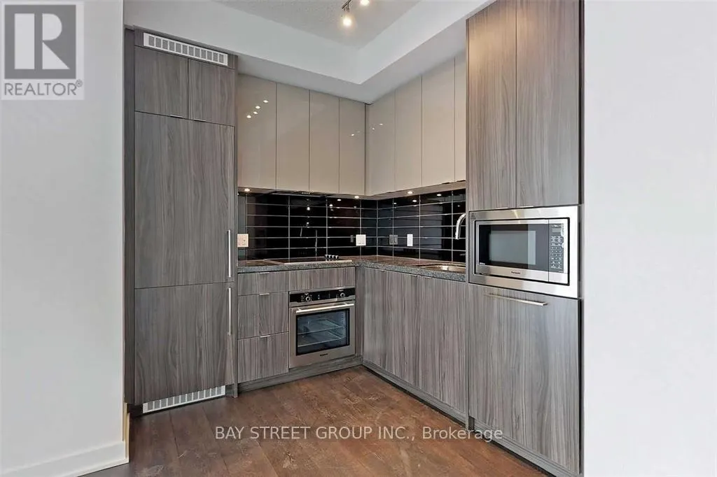 3911 - 125 BLUE JAYS WAY