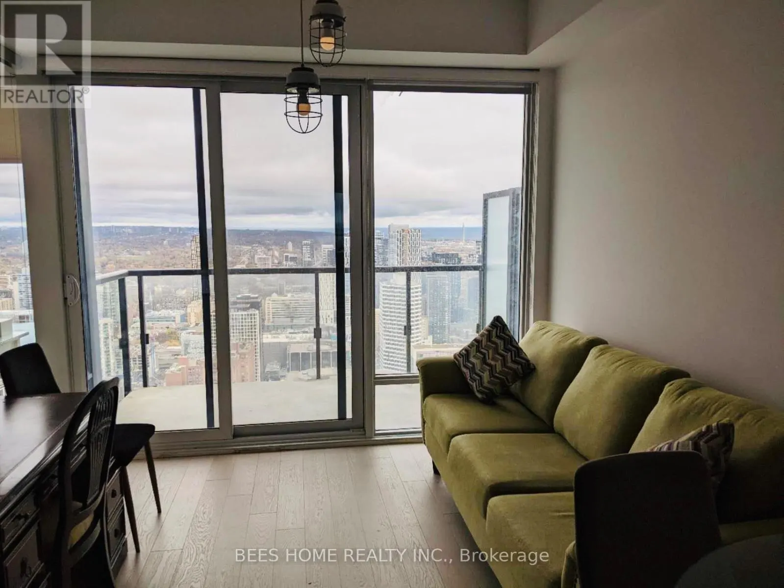 4703 - 488 UNIVERSITY AVENUE