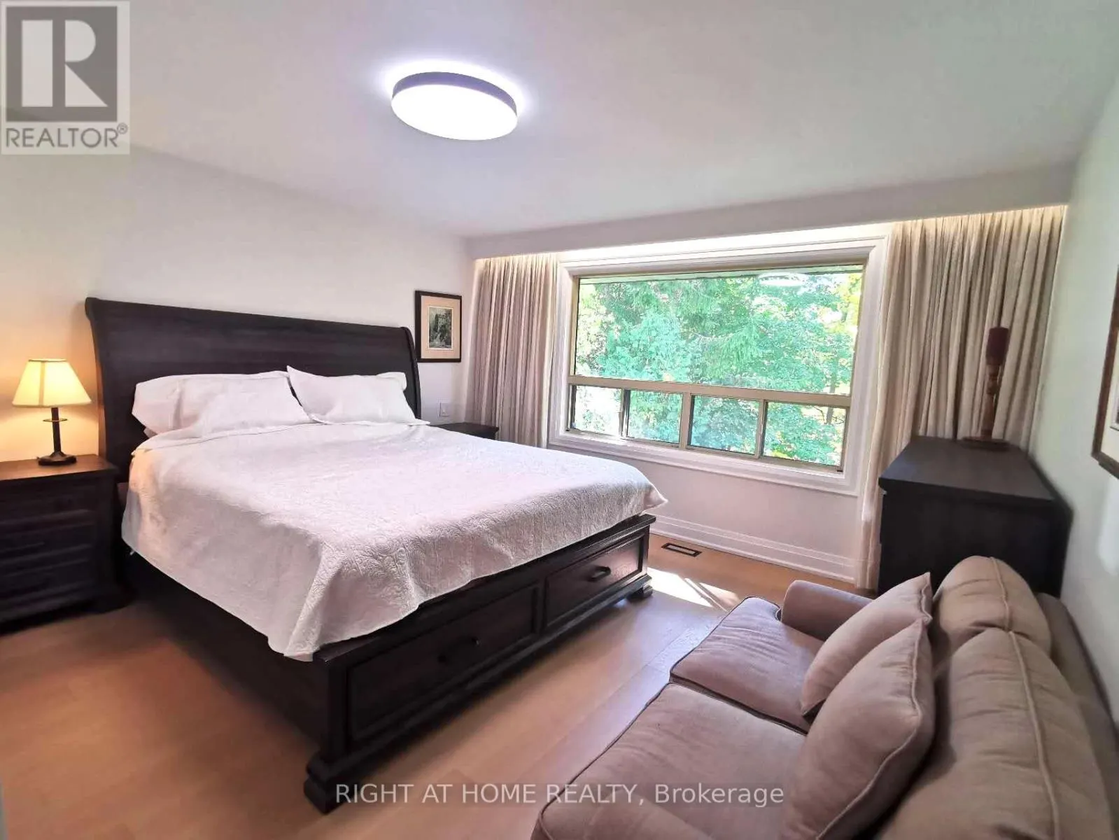 MAIN - 7 WARLOCK CRESCENT