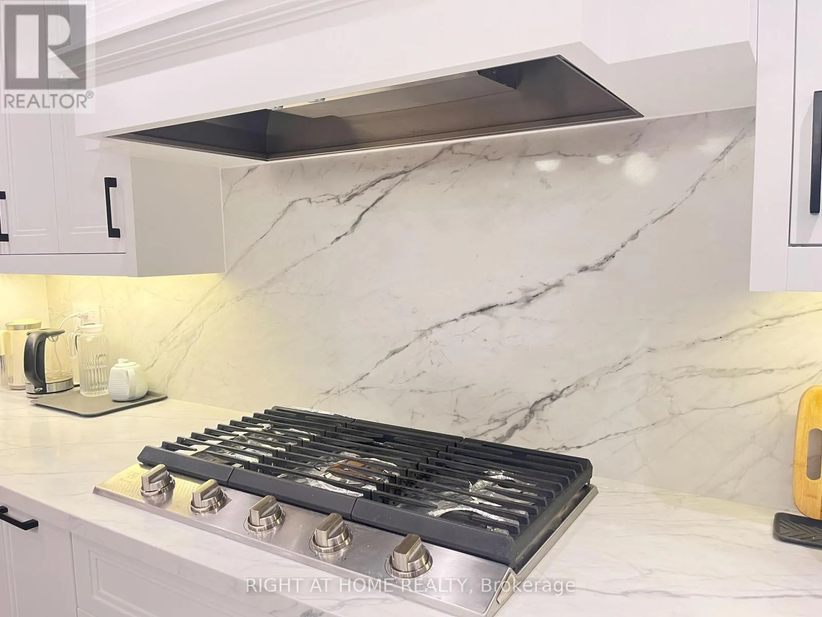 MAIN - 7 WARLOCK CRESCENT