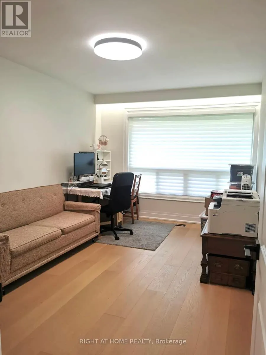 MAIN - 7 WARLOCK CRESCENT