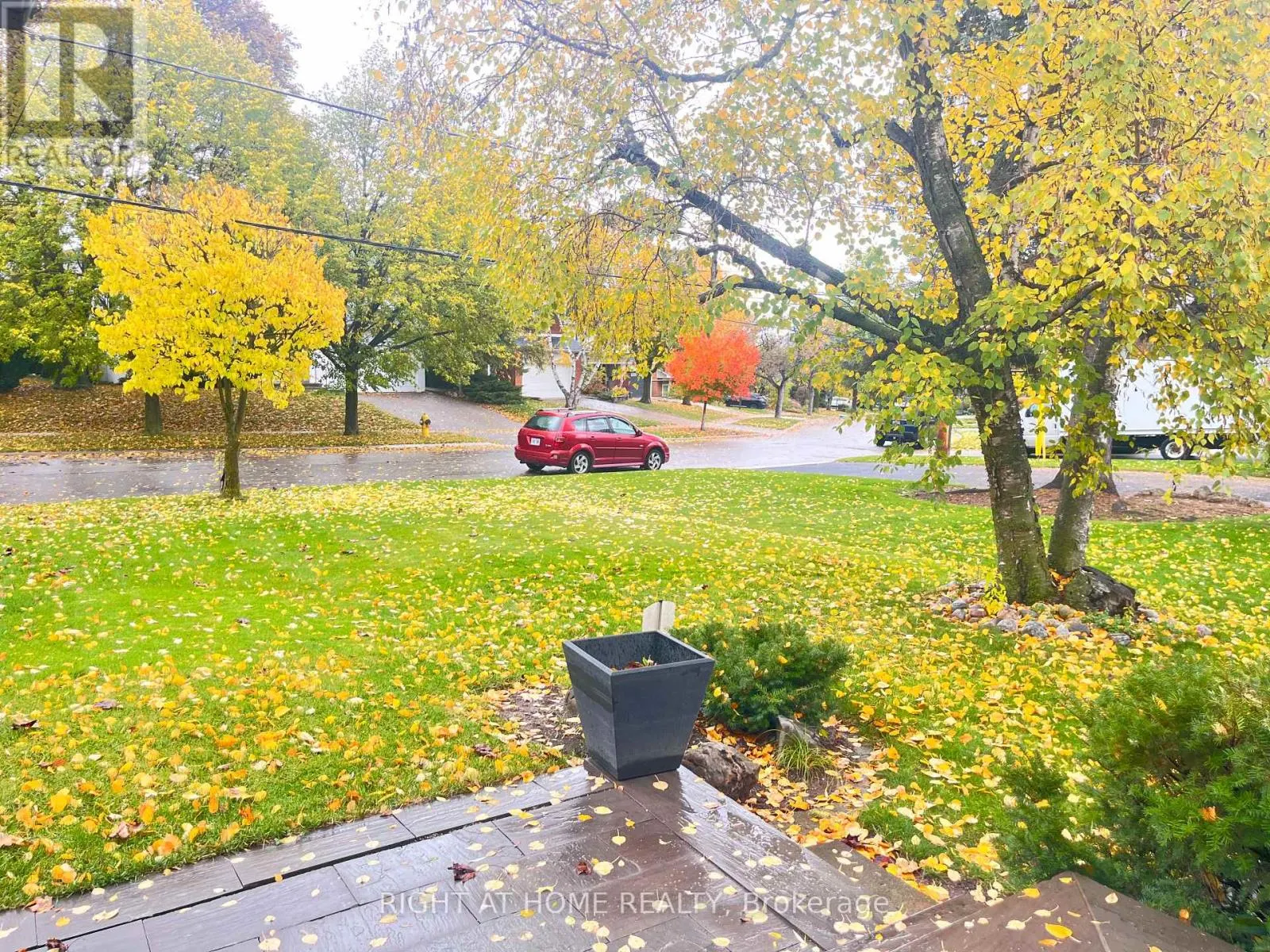 MAIN - 7 WARLOCK CRESCENT