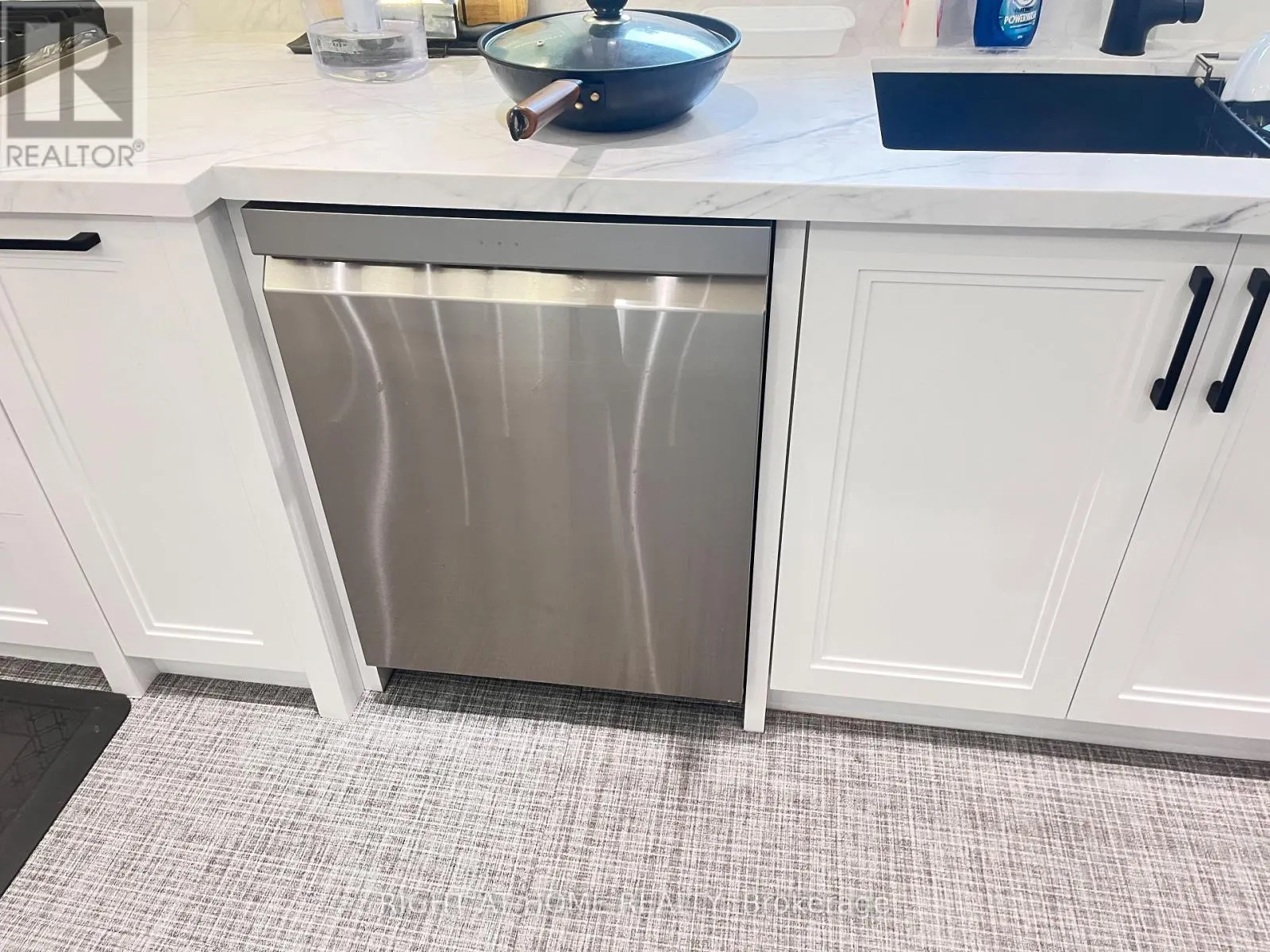 MAIN - 7 WARLOCK CRESCENT