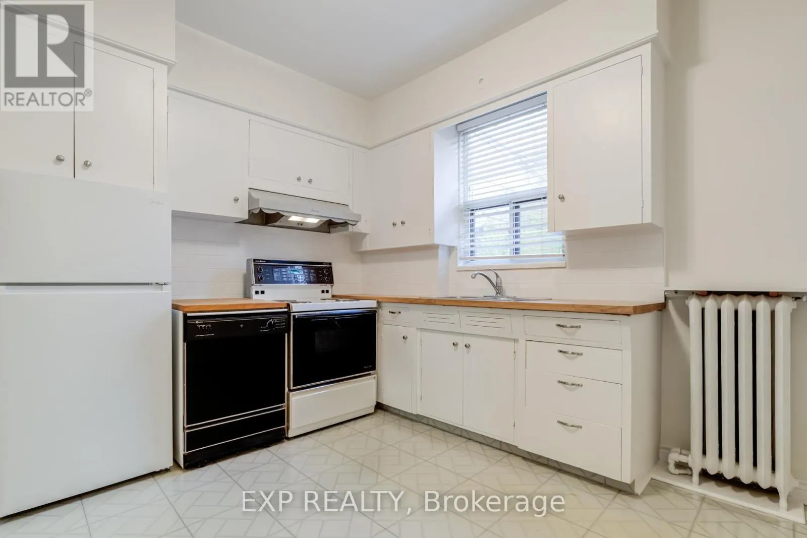 MAIN - 271 LAUDER AVENUE