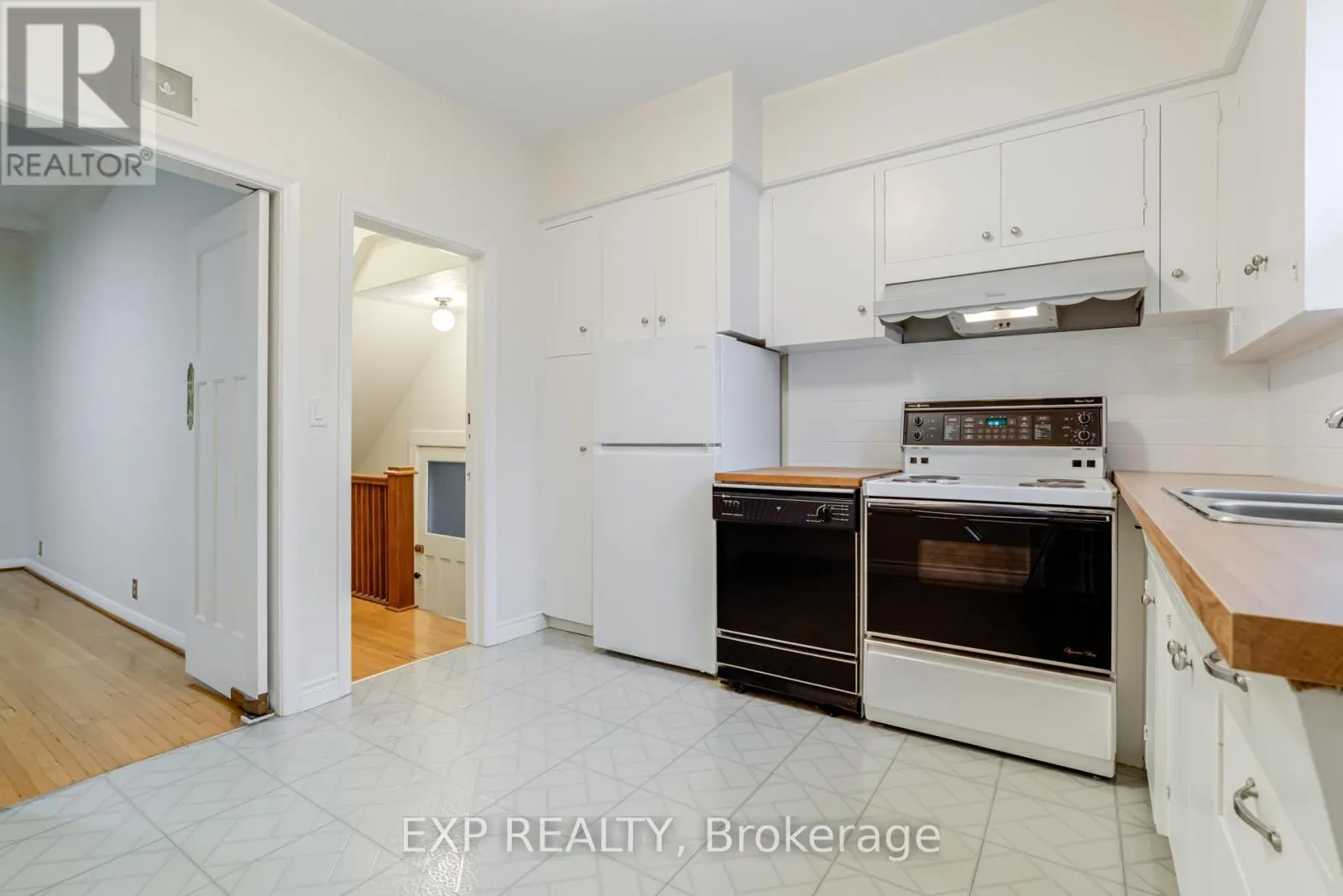 MAIN - 271 LAUDER AVENUE