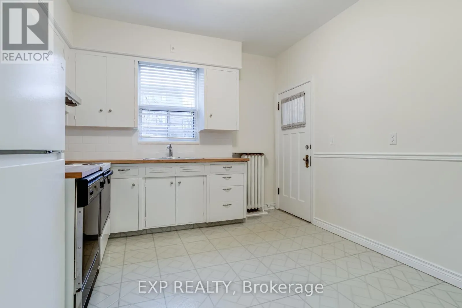 MAIN - 271 LAUDER AVENUE