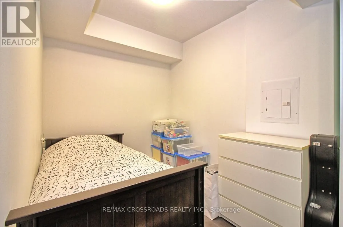 1903 - 1080 BAY STREET