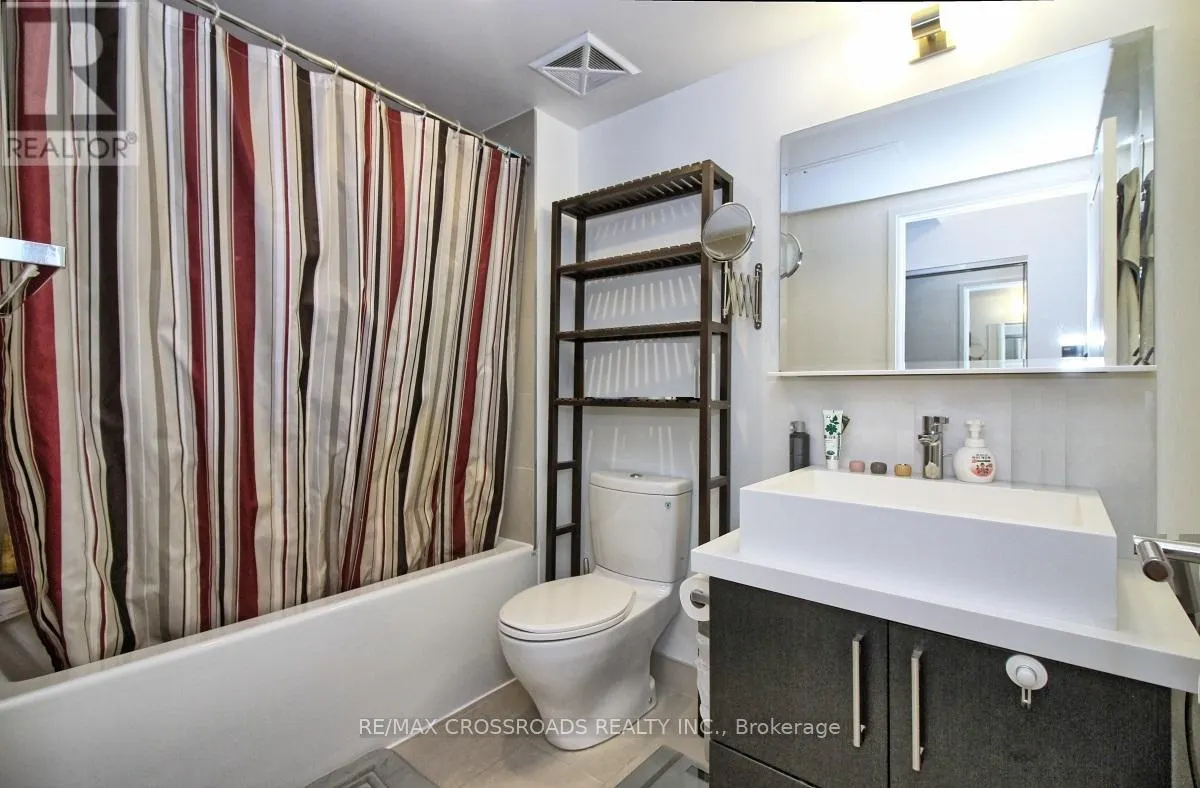 1903 - 1080 BAY STREET