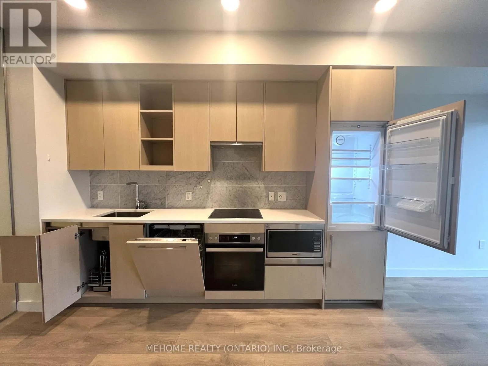 1608 - 95 MCMAHON DRIVE E