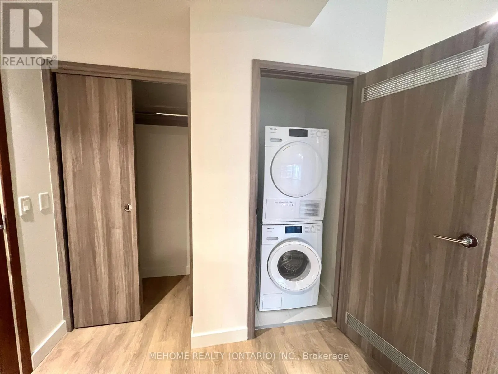 1608 - 95 MCMAHON DRIVE E