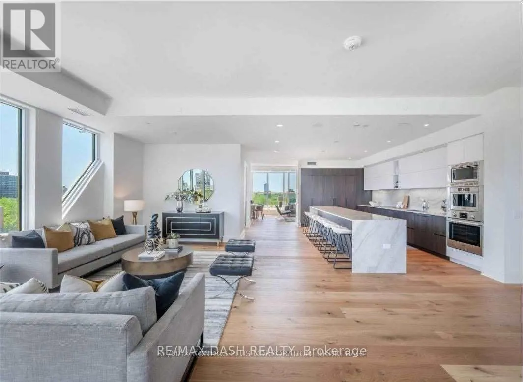 806 - 151 AVENUE ROAD