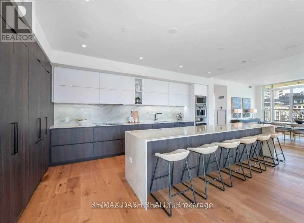 806 - 151 AVENUE ROAD