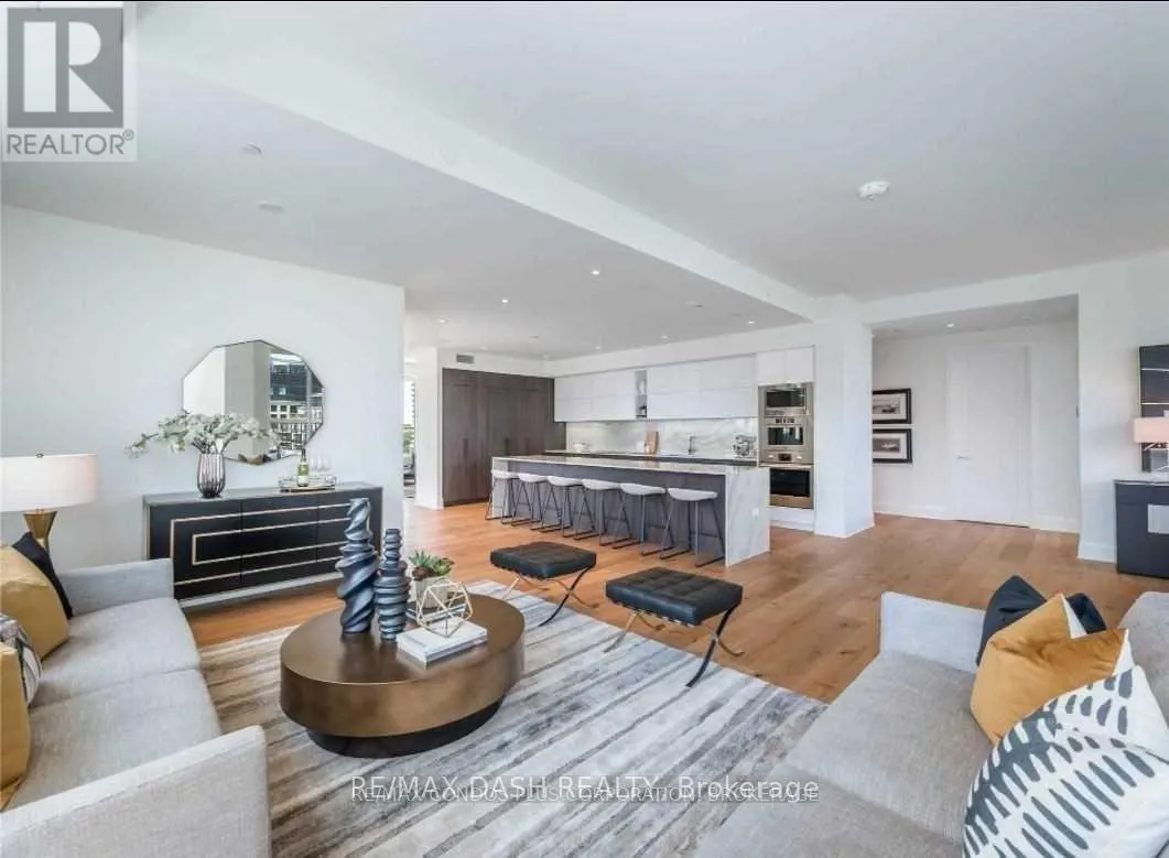 806 - 151 AVENUE ROAD