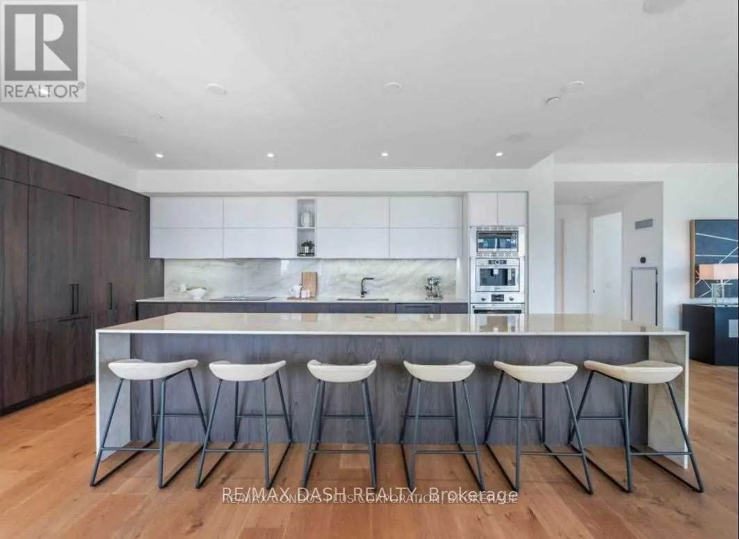 806 - 151 AVENUE ROAD