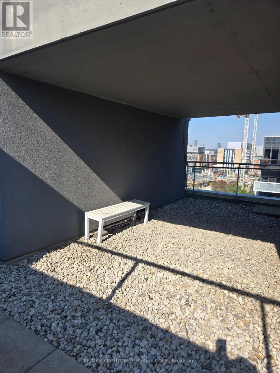 1005 - 1029 KING STREET W