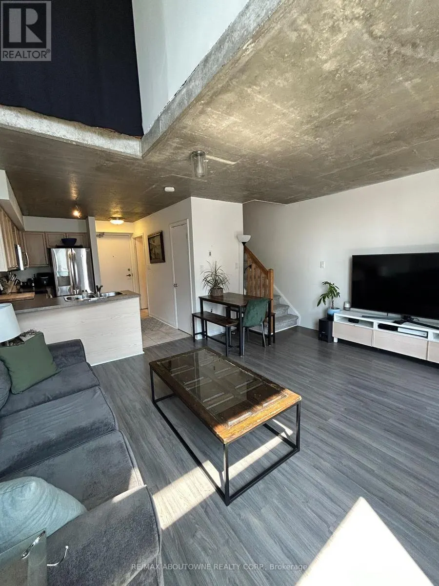 1005 - 1029 KING STREET W