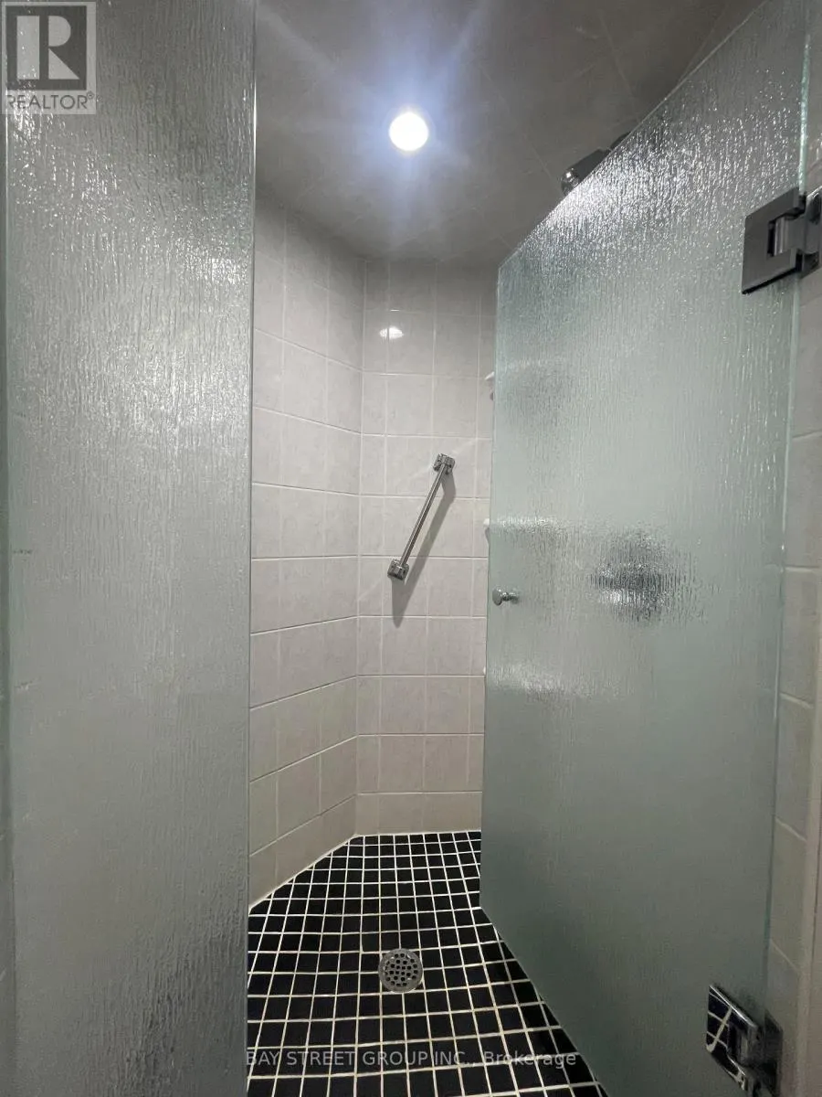 1910 - 736 BAY STREET