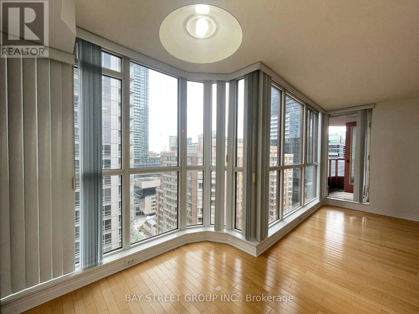 1910 - 736 BAY STREET