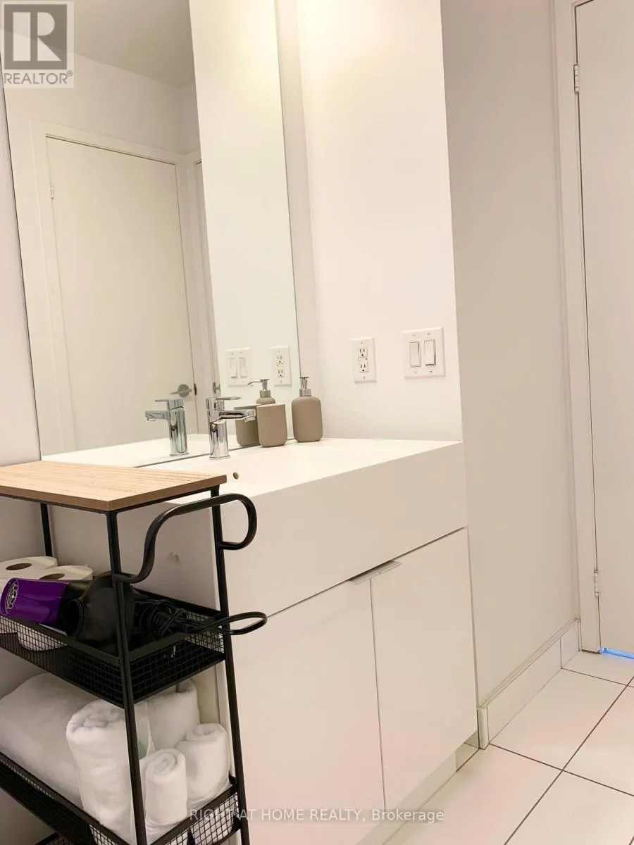 3303 - 15 ICEBOAT TERRACE