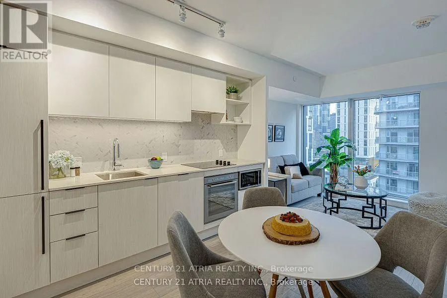 2215 - 82 DALHOUSIE STREET