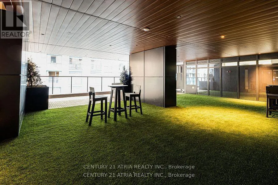 2215 - 82 DALHOUSIE STREET