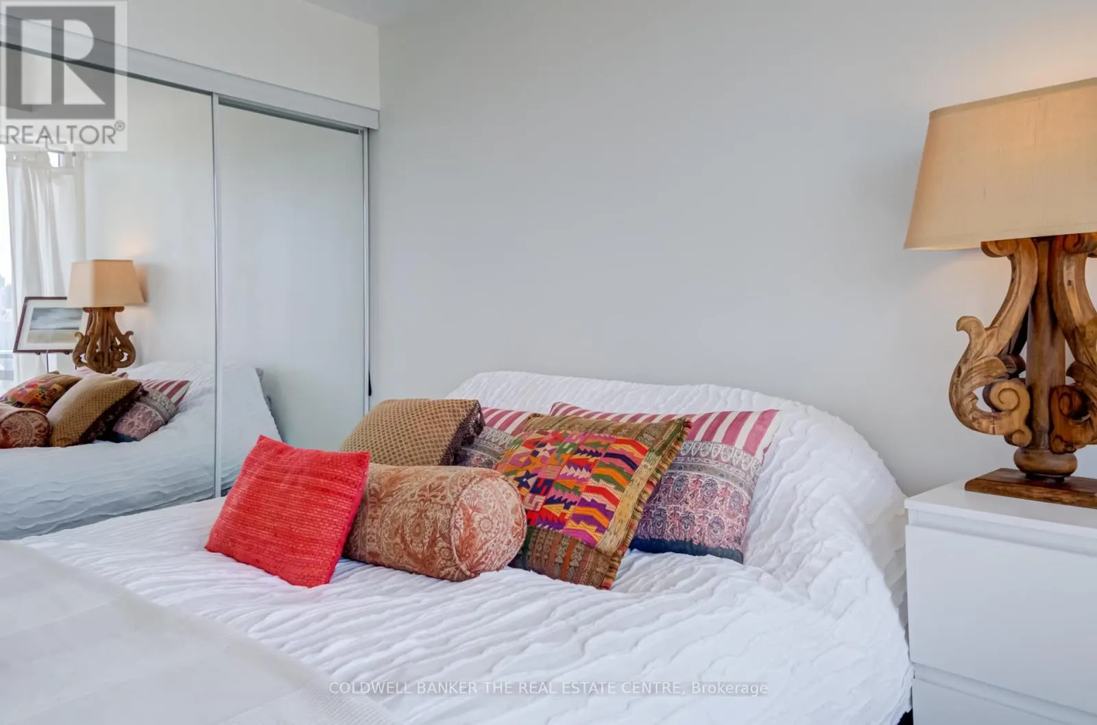 2205 - 225 SACKVILLE STREET