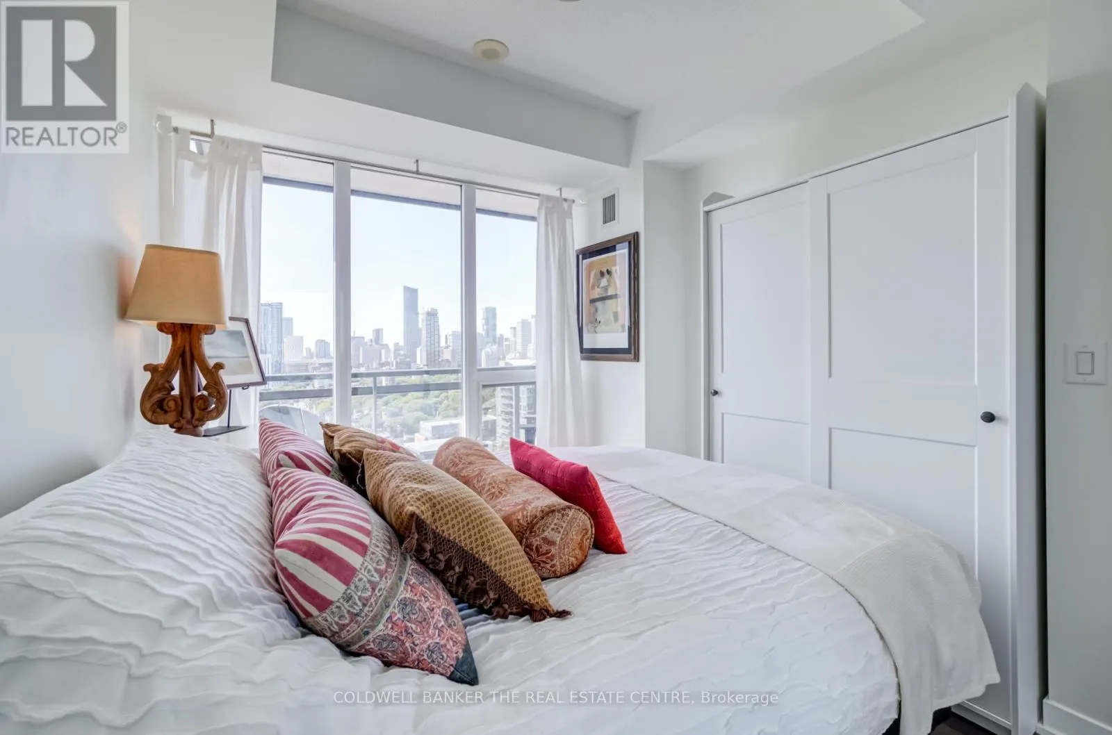 2205 - 225 SACKVILLE STREET