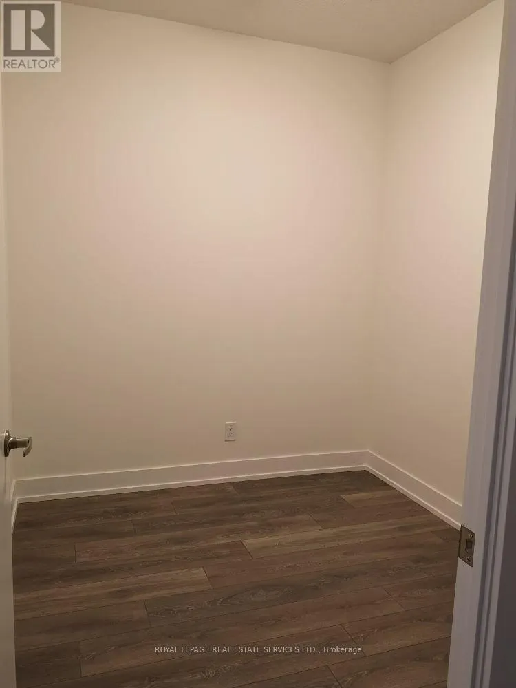 1013 - 180 FAIRVIEW MALL DRIVE