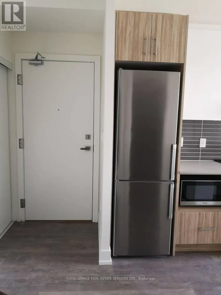 1013 - 180 FAIRVIEW MALL DRIVE