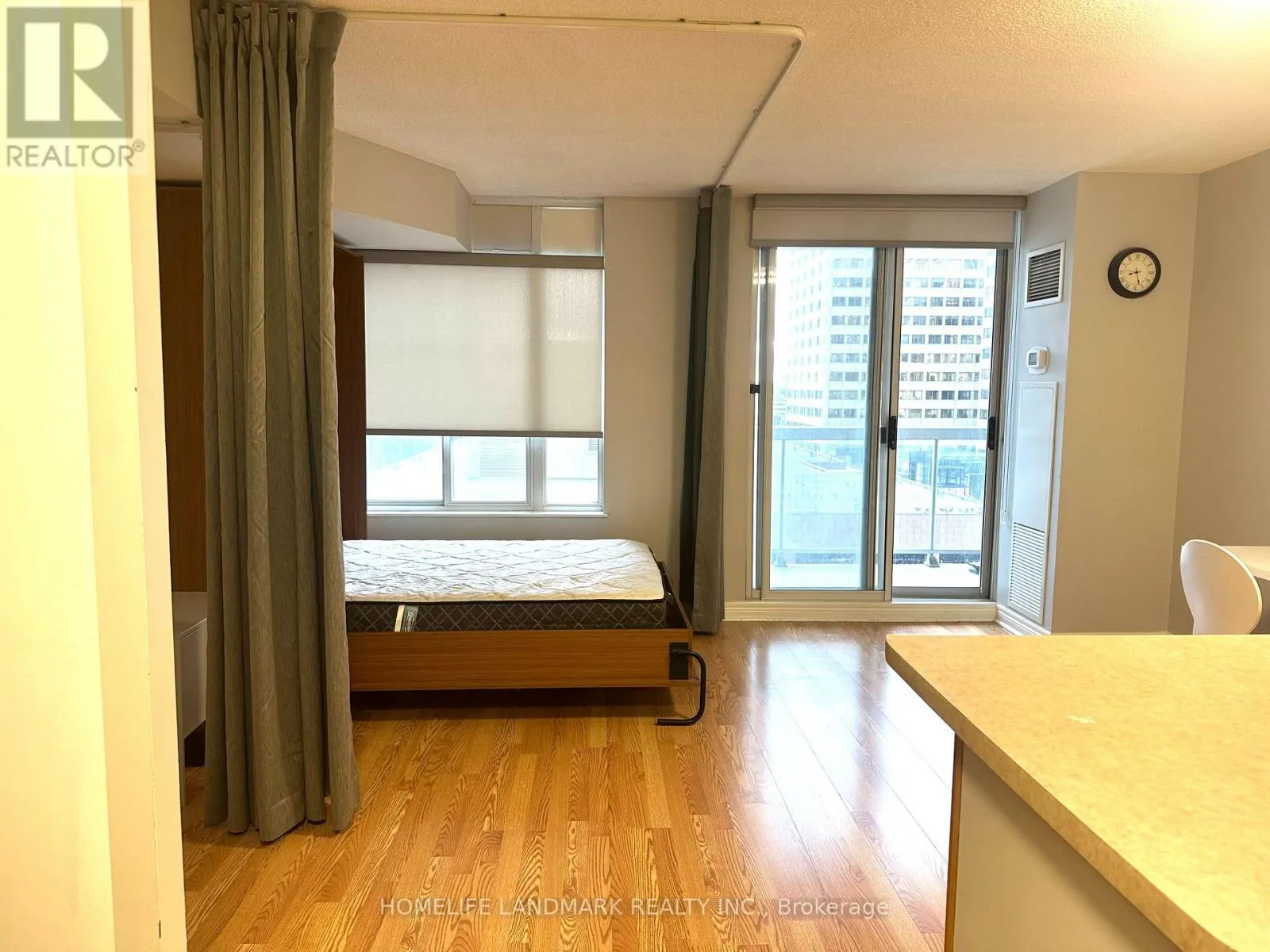 1601 - 43 EGLINTON AVENUE E